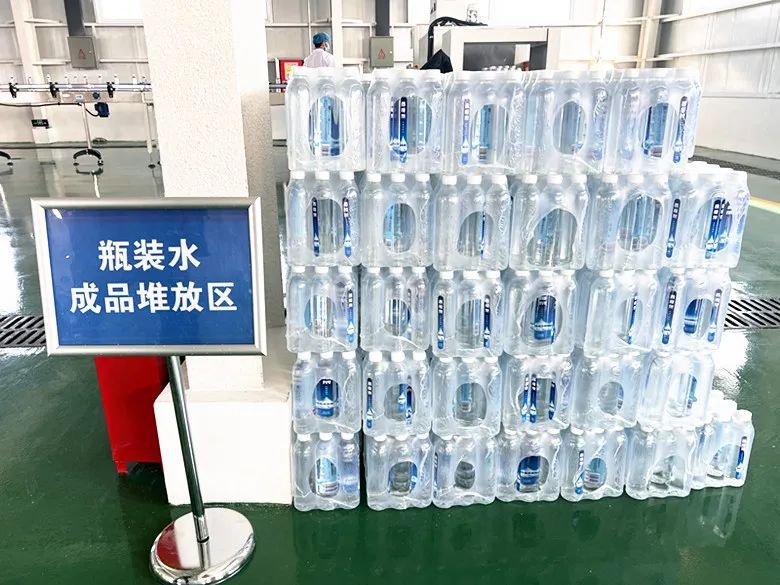 西极泉天然饮用水厂生产形势良好